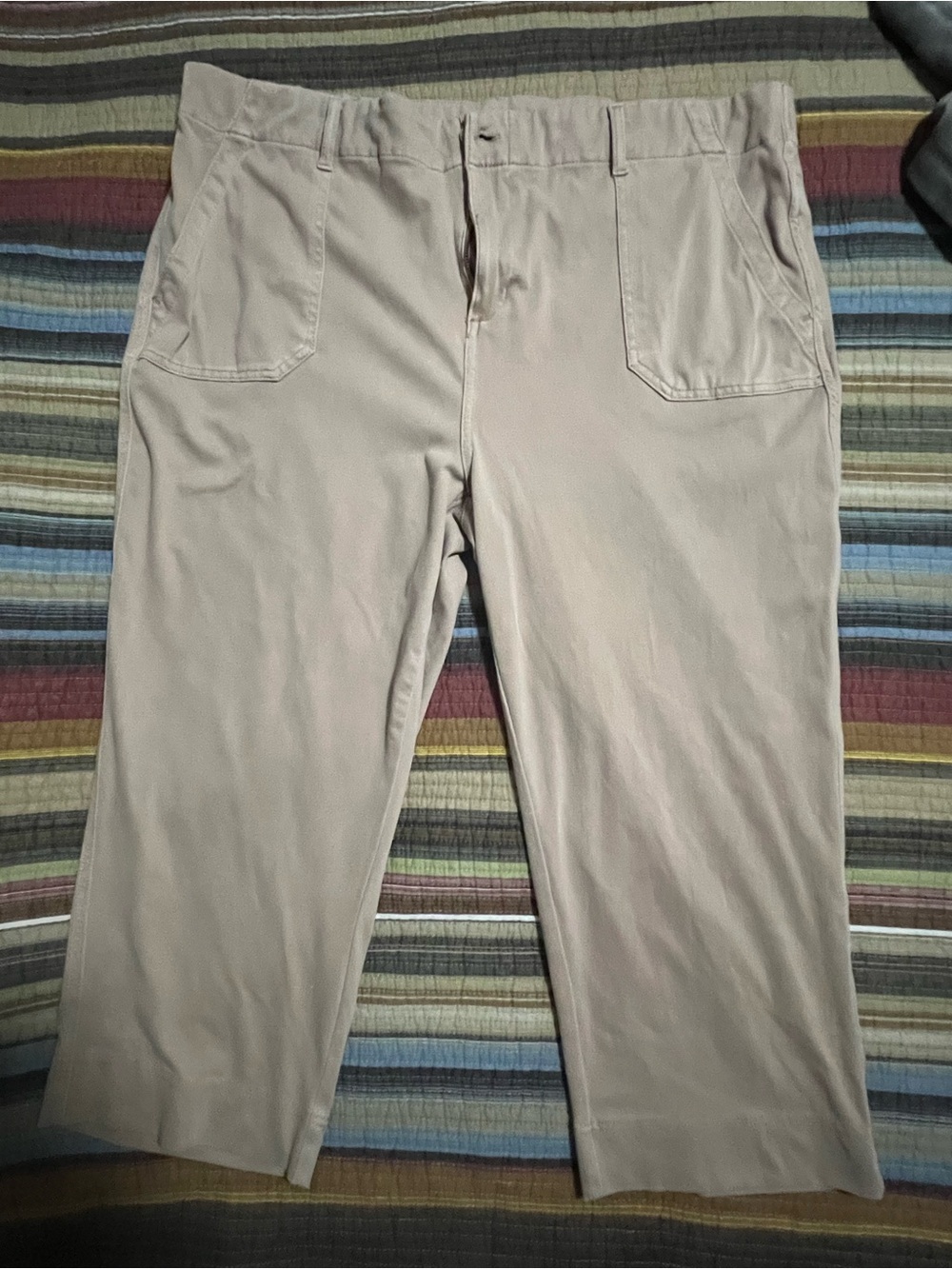 32 Degrees Women's Cropped Pants in Light Beige